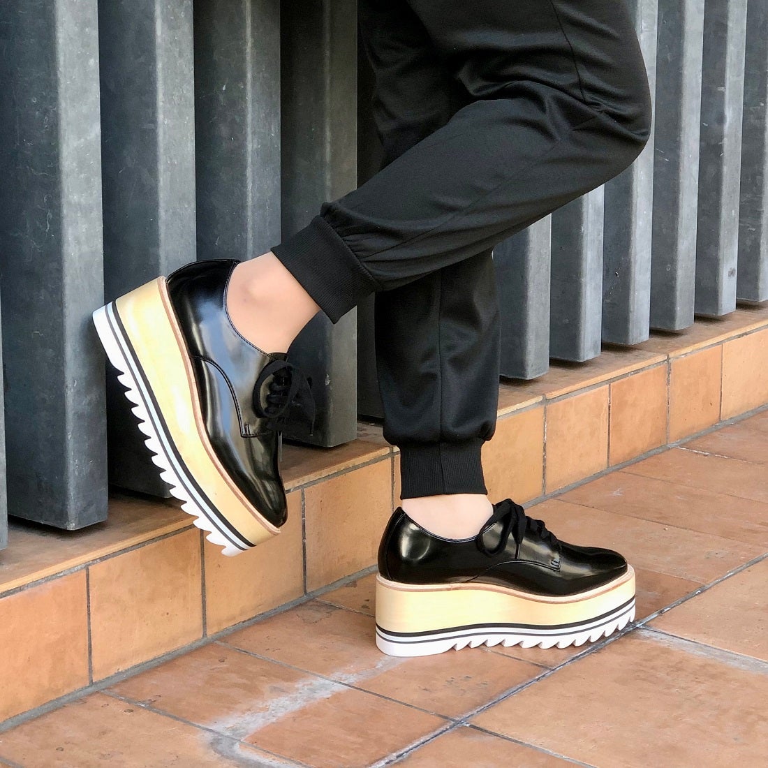 ジェフリーキャンベル Jeffrey Campbell シャークソール厚底スニーカー