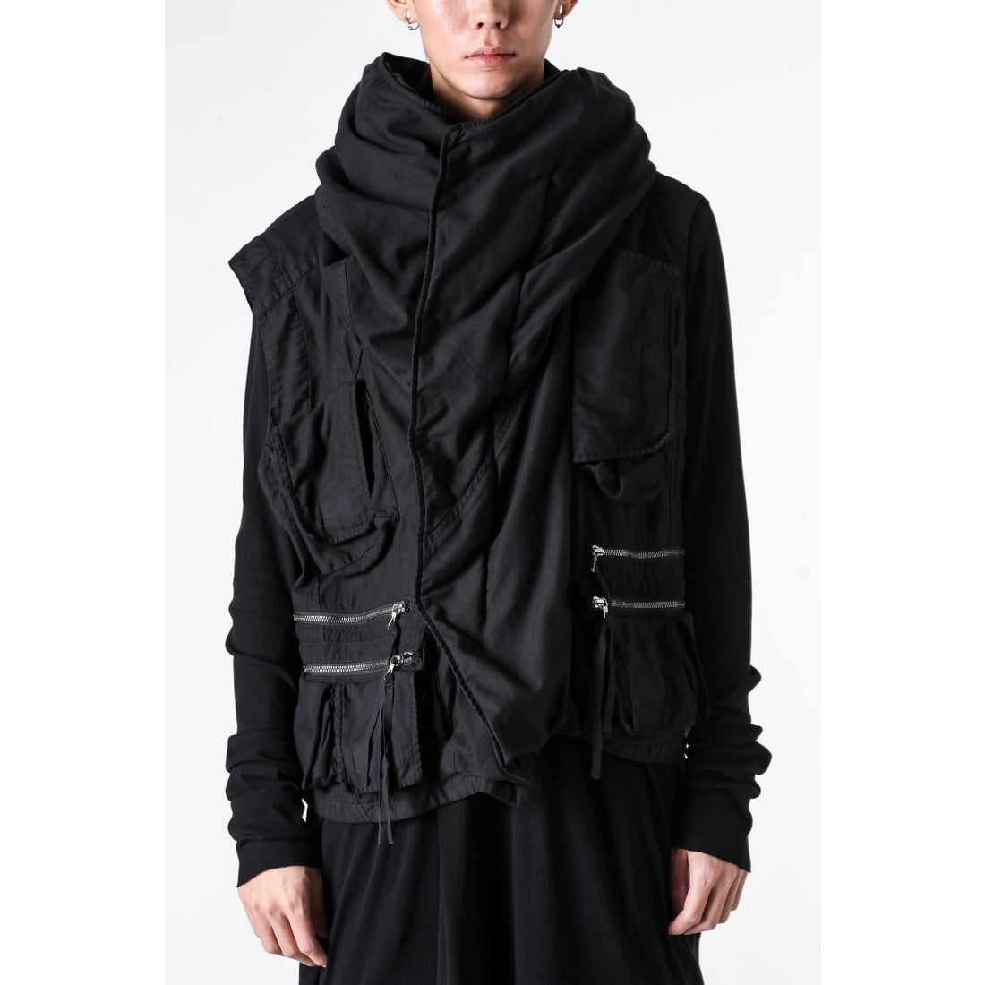 ユリウス JULIUS COTTON SATIN BACK VEST （BLACK） -FASCINATE