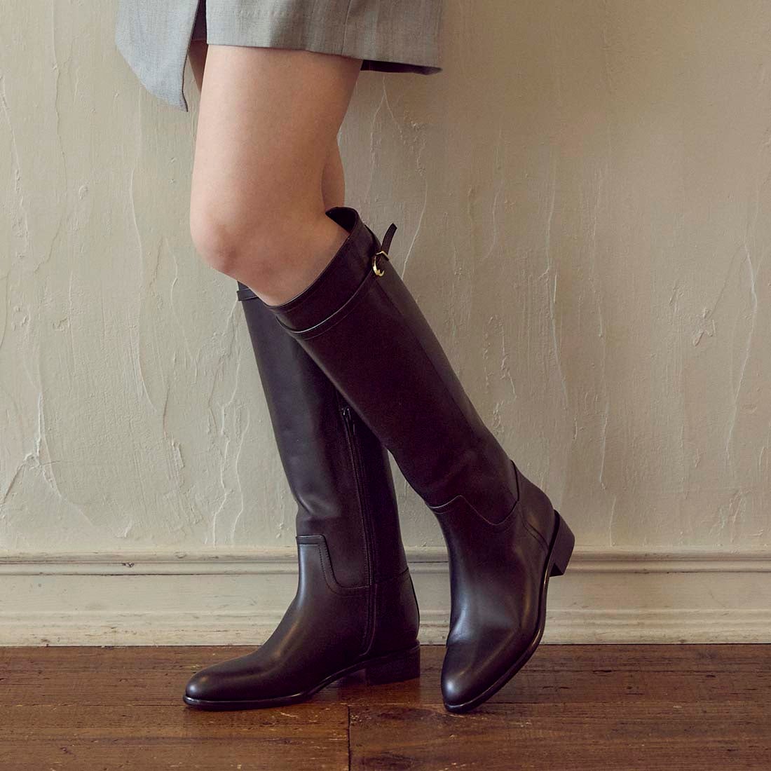 MODE ET JACOMO ベルト付きロングブーツ（ブラック） -ファッション