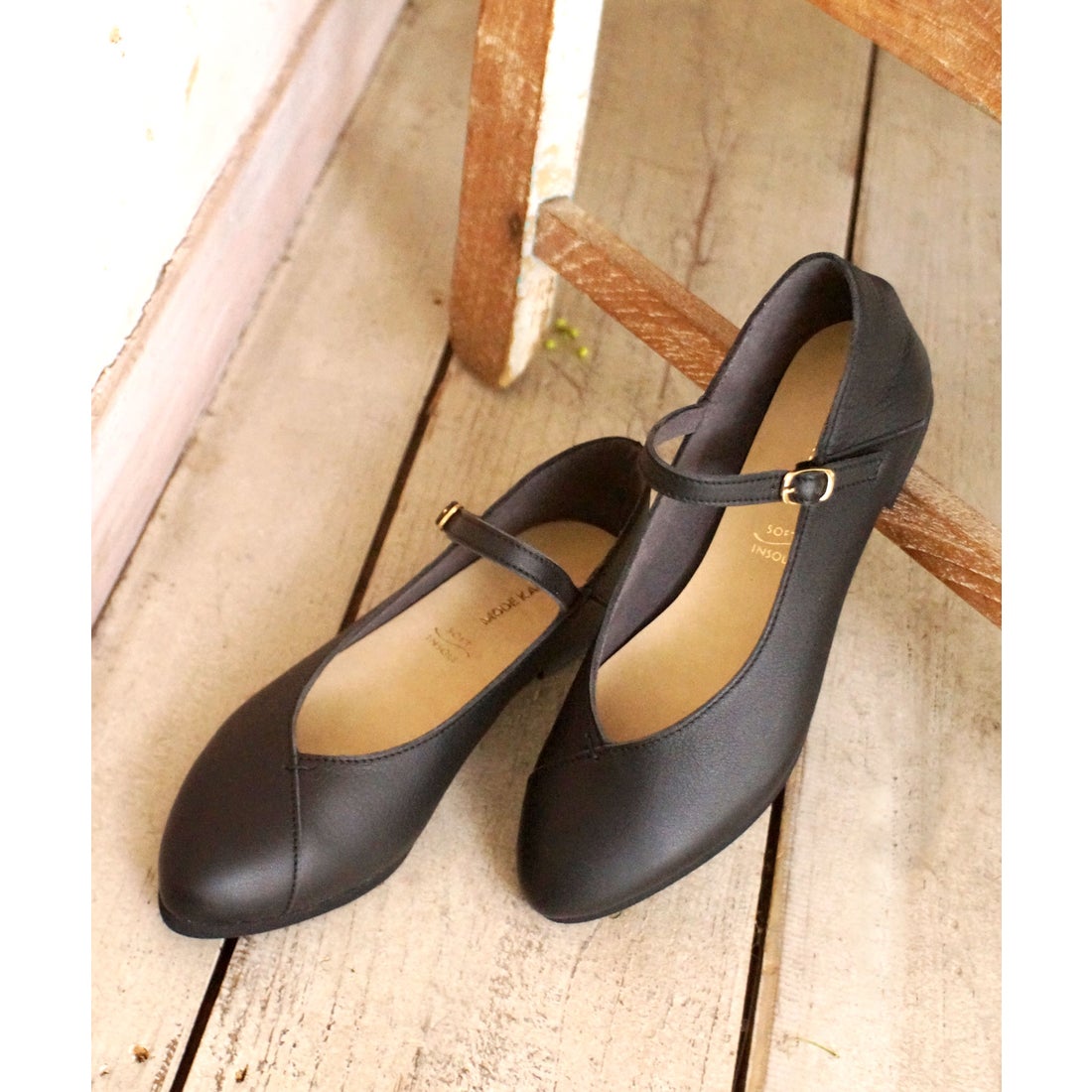 ストラップ フラットシューズ 7107 （ブラック） -モードカオリ MODE