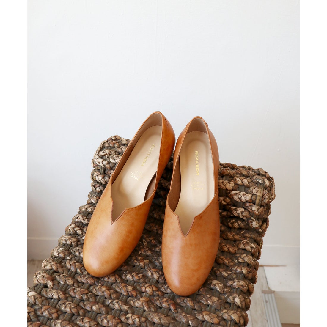 本革】 フラットシューズ 35693 （キャメル） -モードカオリ MODE