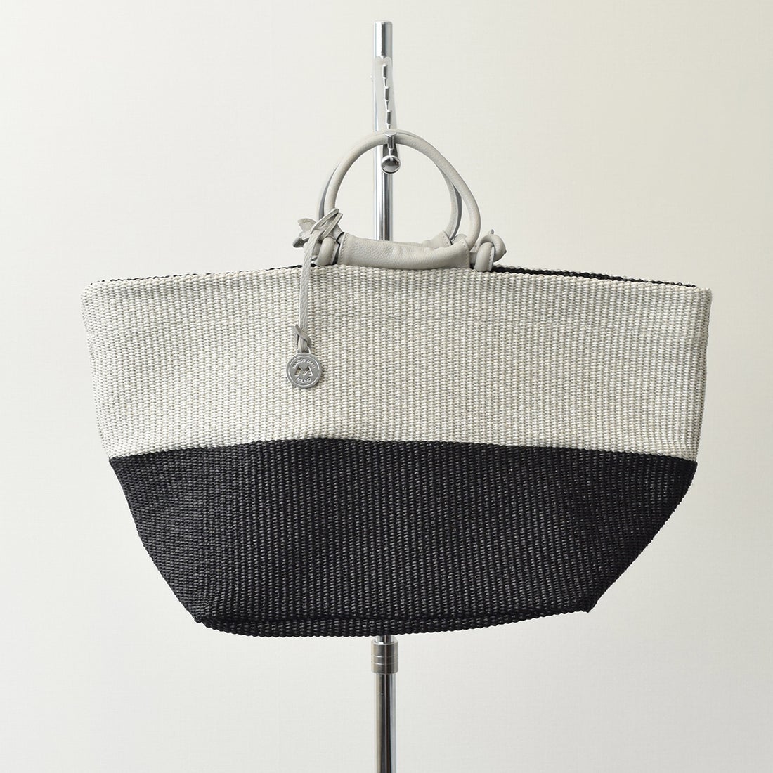 マルコ マージ MARCO MASI レザーハンドルラフィアバッグ （ブラック