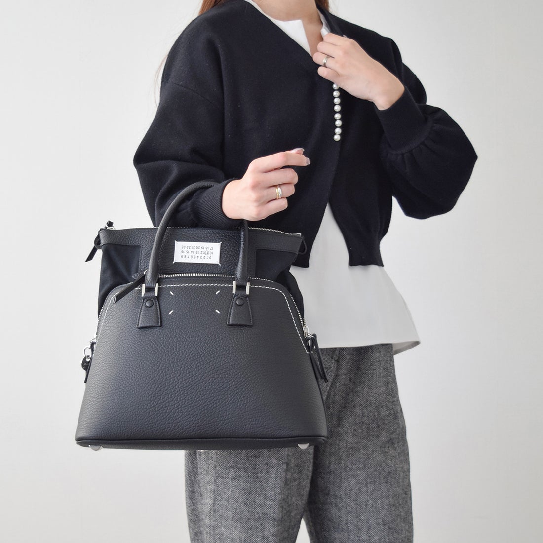 メゾン マルジェラ MAISON MARGIELA 5AC CLASSIQUE MEDIUM （ブラック