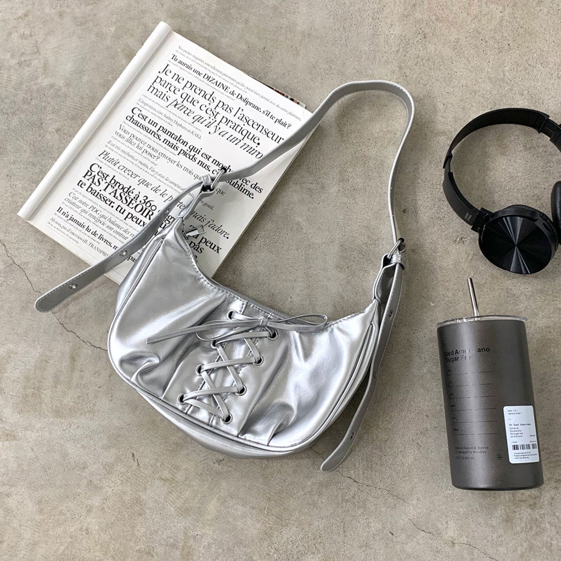 ノンヘッジ non-hedge スピンドルハーフムーンショルダーバッグ