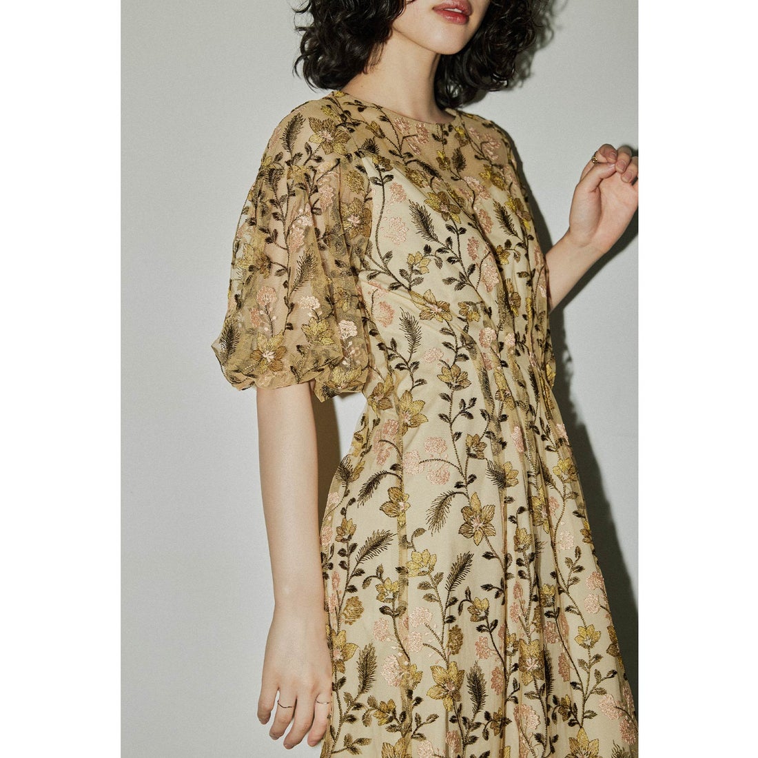 ニアナ niana ブルーミーフラワードレス 花柄 刺繍レース 結婚式