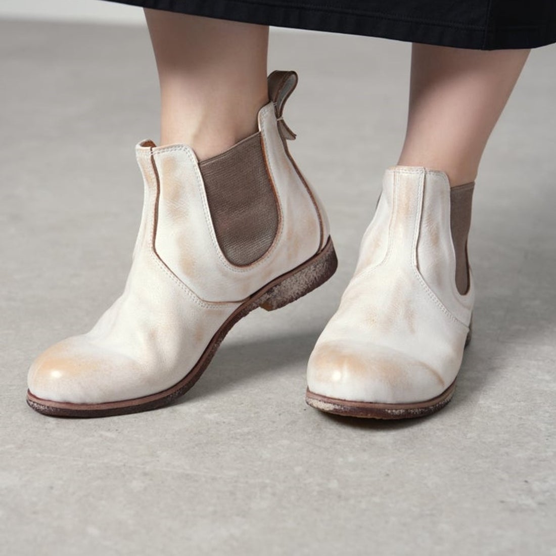 サヤ SAYA クレープ本革ラウンドトウボロネーゼ製法サイドゴアブーツ