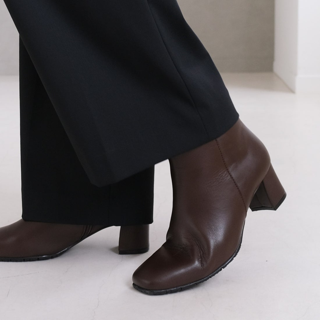 pointer 【本革】ショートブーツ 革 レディース ブーツ 5cmヒール 太