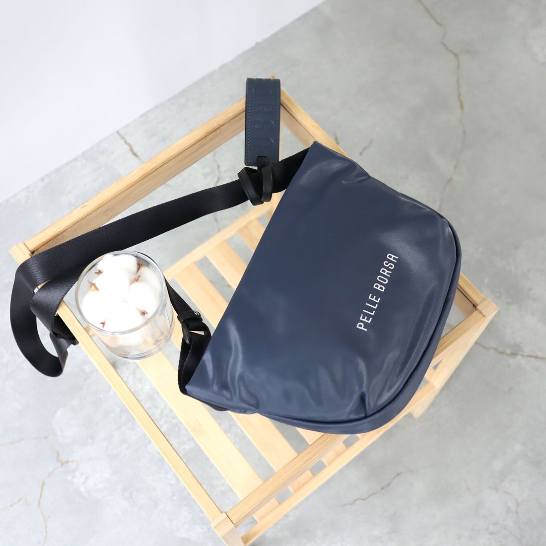 ペレボルサ PELLE BORSA ショルダーバッグ （ネイビー