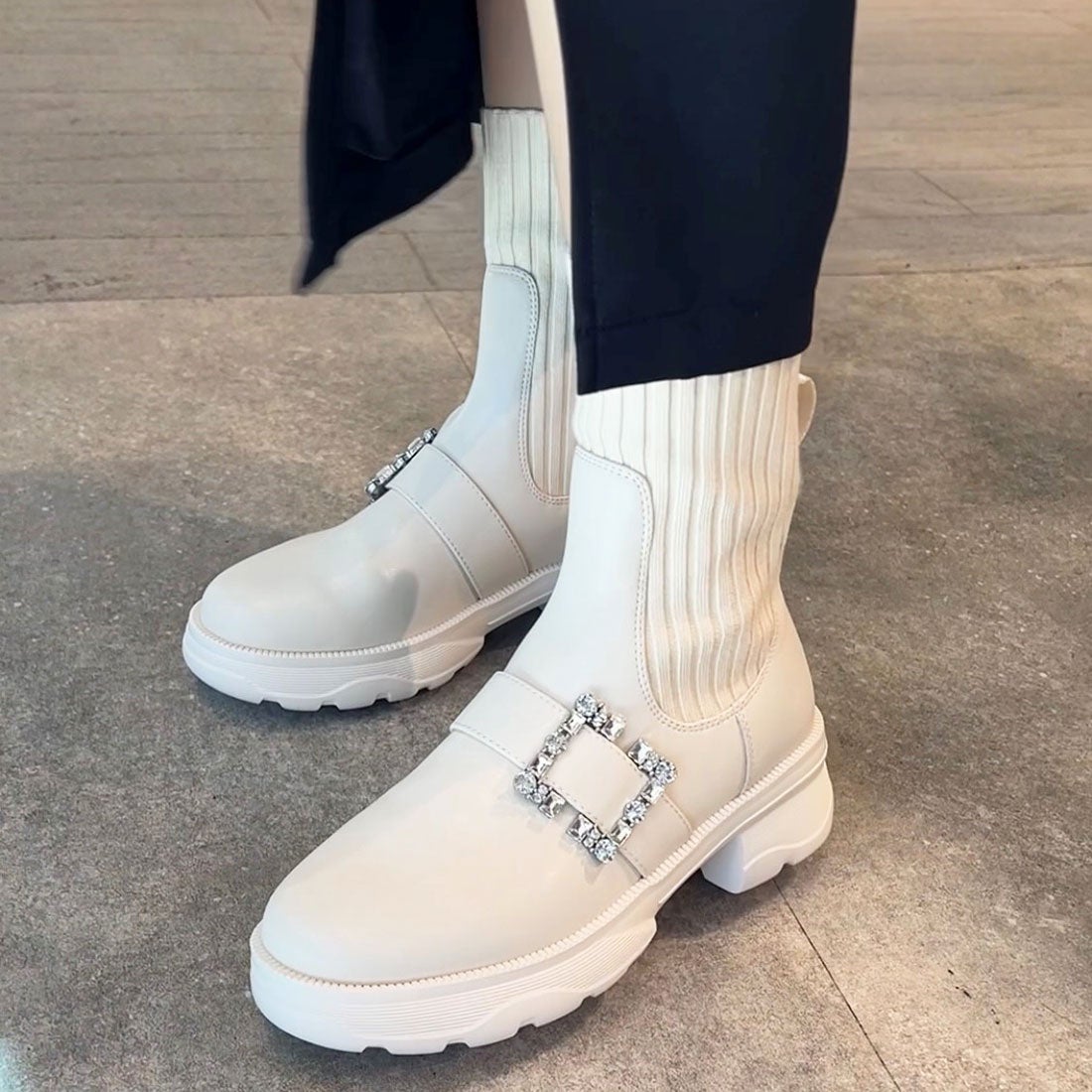 プラスダイアナ ＋diana リブニットショートブーツ （アイボリー人工