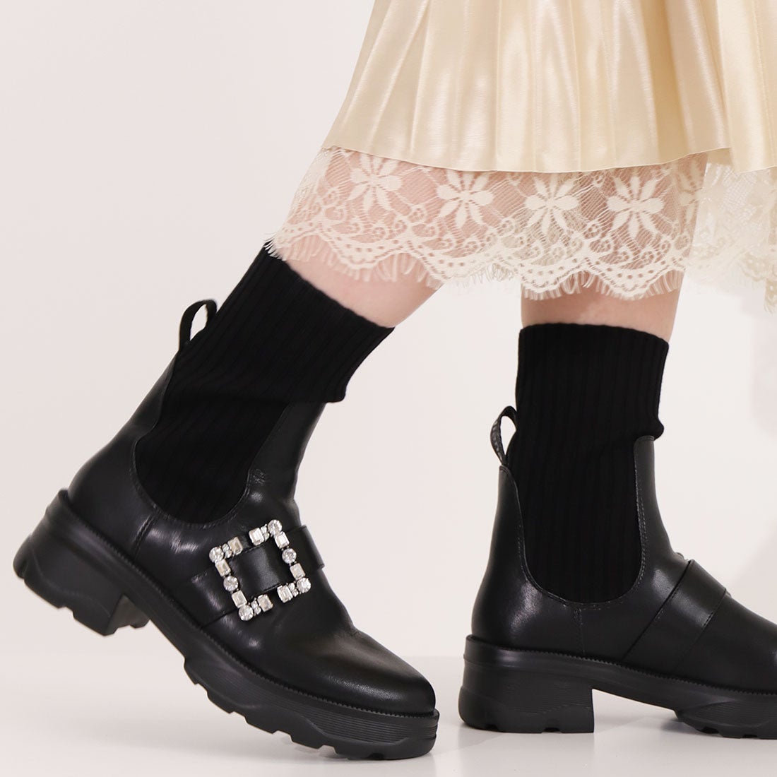 プラスダイアナ ＋diana リブニットショートブーツ （黒人工スムース