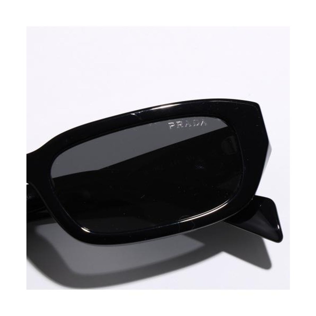 プラダ PRADA PRADA サングラス SPR B06 スクエア型 （16K-08Z/BLACK