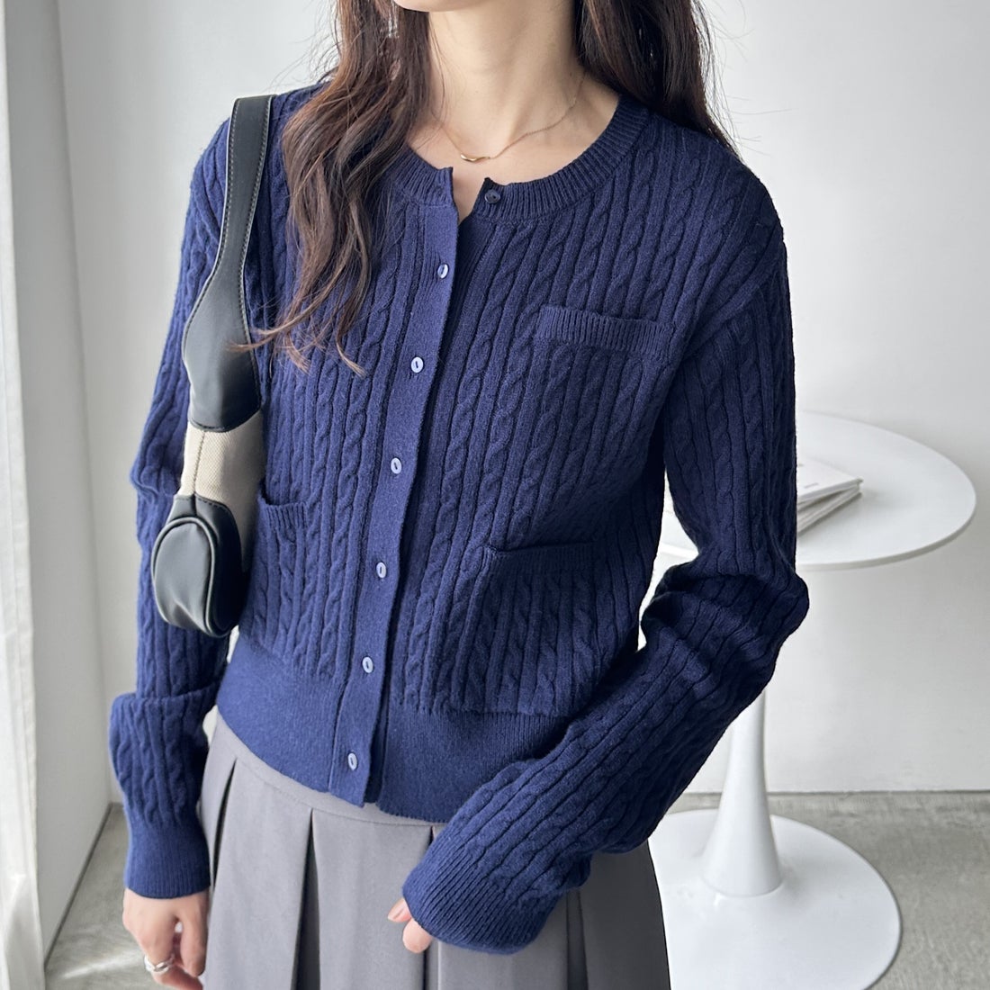 ジーラ GeeRA ミニケーブルニットカーディガン （ネイビー
