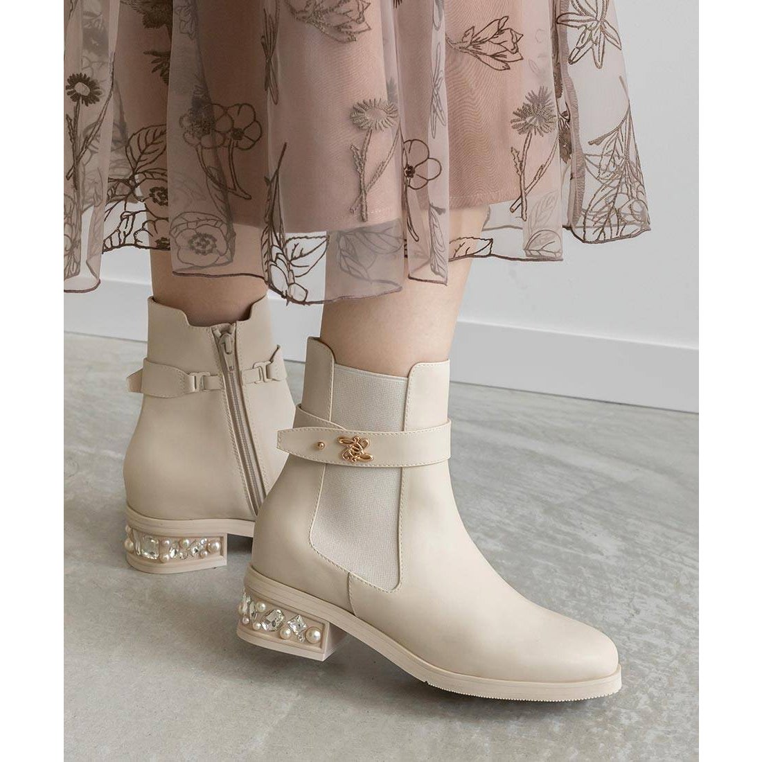 ランダ RANDA 2WAY ヒールコンシャスショートブーツ （IVORY） -靴