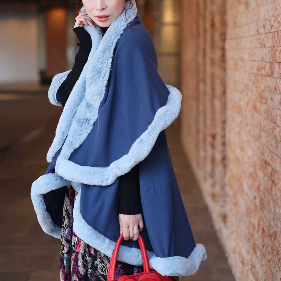 サワアラモード Sawa a la mode ラグジュアリーなフェイクファーケープ