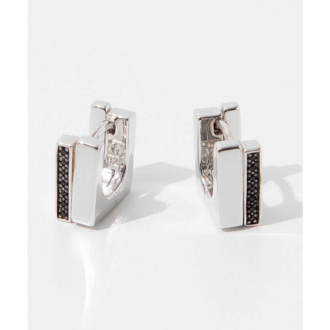 トムウッド TOM WOOD 101046 E5281BSP01 S925 ピアス Step Huggies