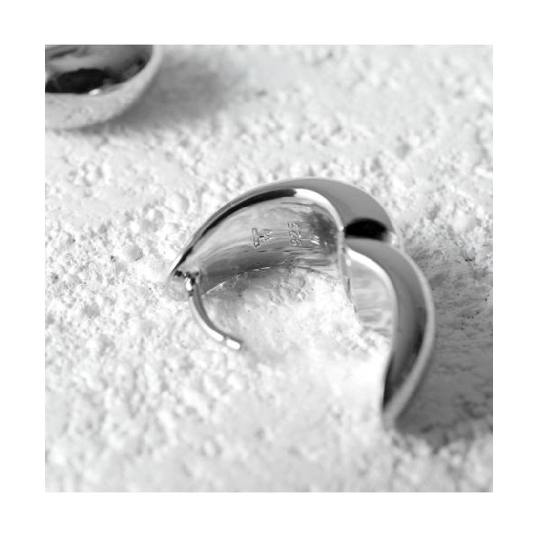 トムウッド TOM WOOD TOMWOOD フープ ピアス Ice Hoop Small