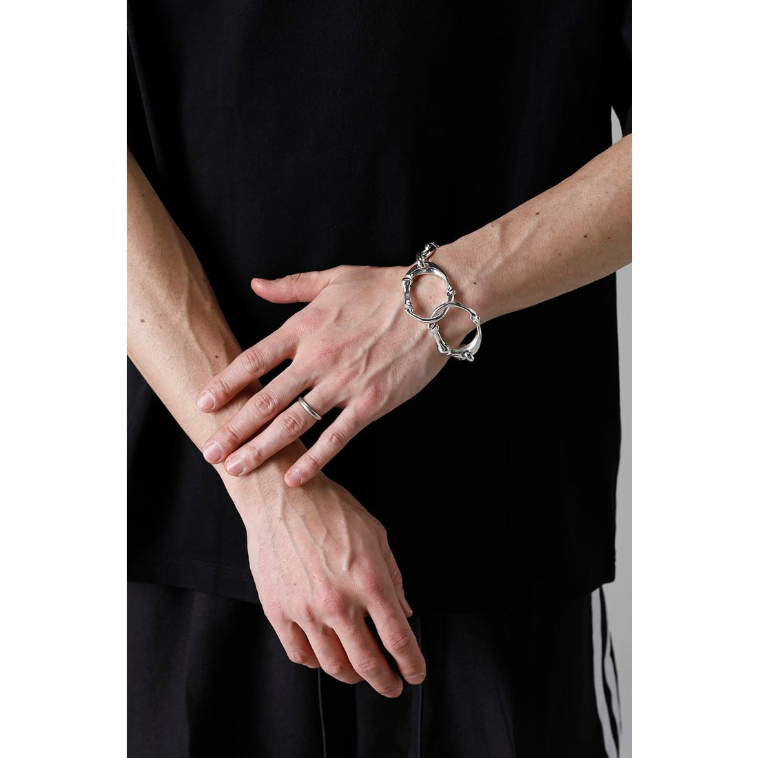 TAKAHIROMIYASHITATheSoloist. bone shaped carabiner bracelet.-L