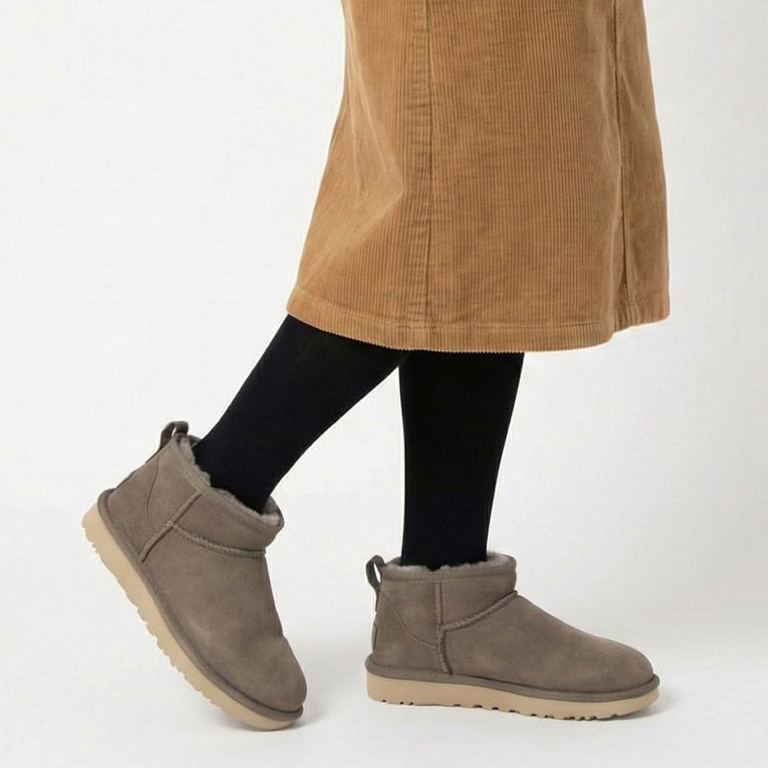 アグ UGG クラシック ウルトラ ミニ ブーツ （ブラック） -靴