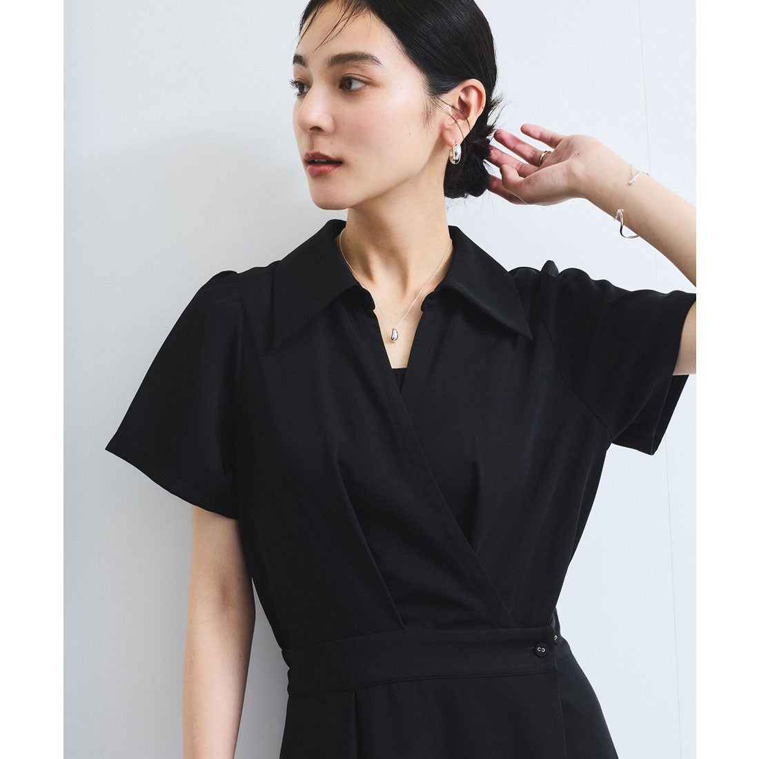 ビス VIS 【WEB限定】カシュクールラップワンピース （ブラック（01