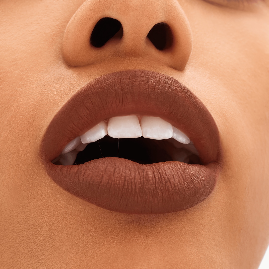 M·A·C ロックド キス リップスティック | マック MAC Cosmetics 公式