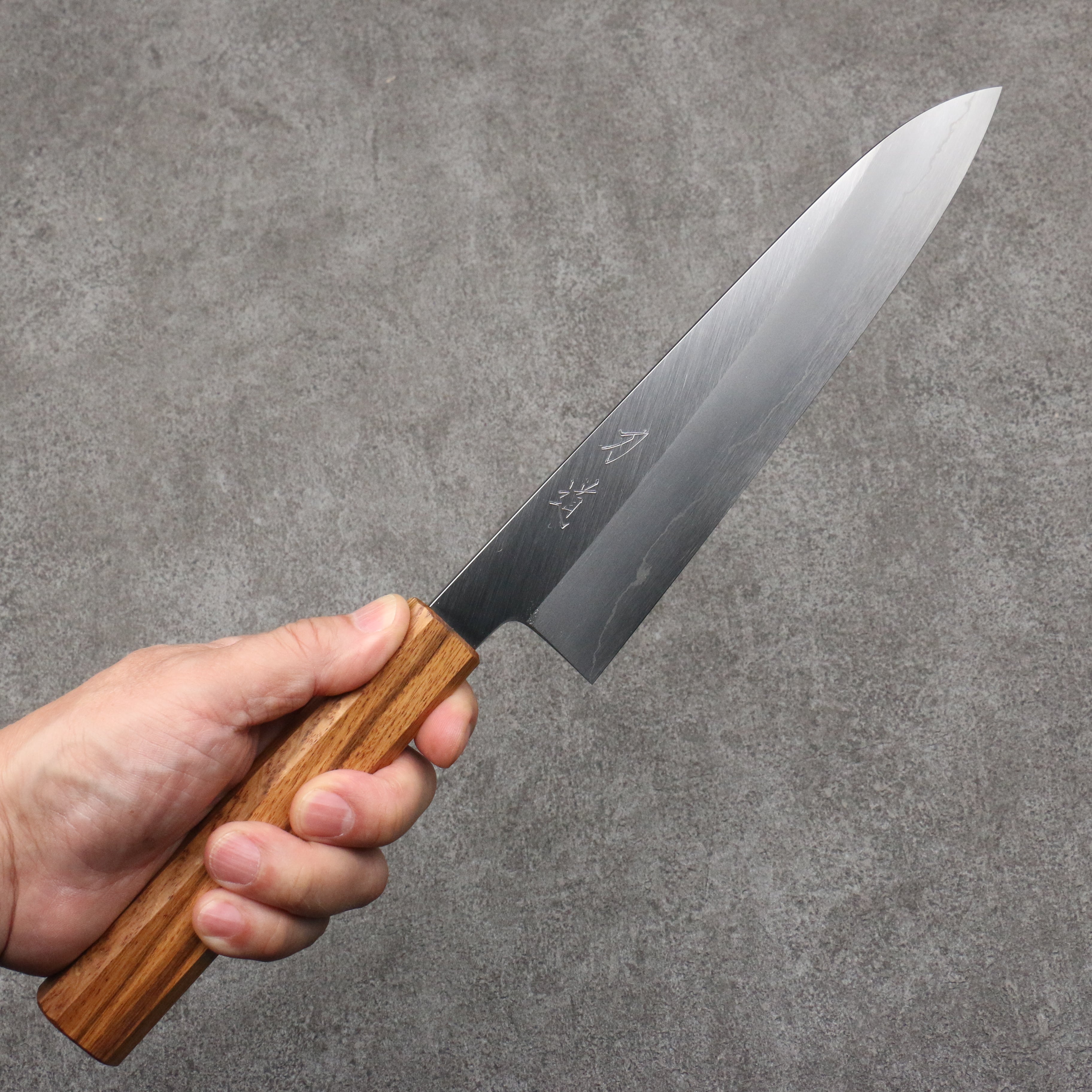 刃道 中川 銀三鋼 磨き仕上げ 牛刀包丁 210mm 樫柄 – 清助刃物 Japan