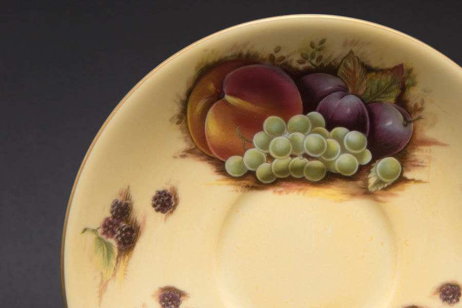 エインズレイ オーチャードゴールド ティーカップ＆ソーサー（アセンズ