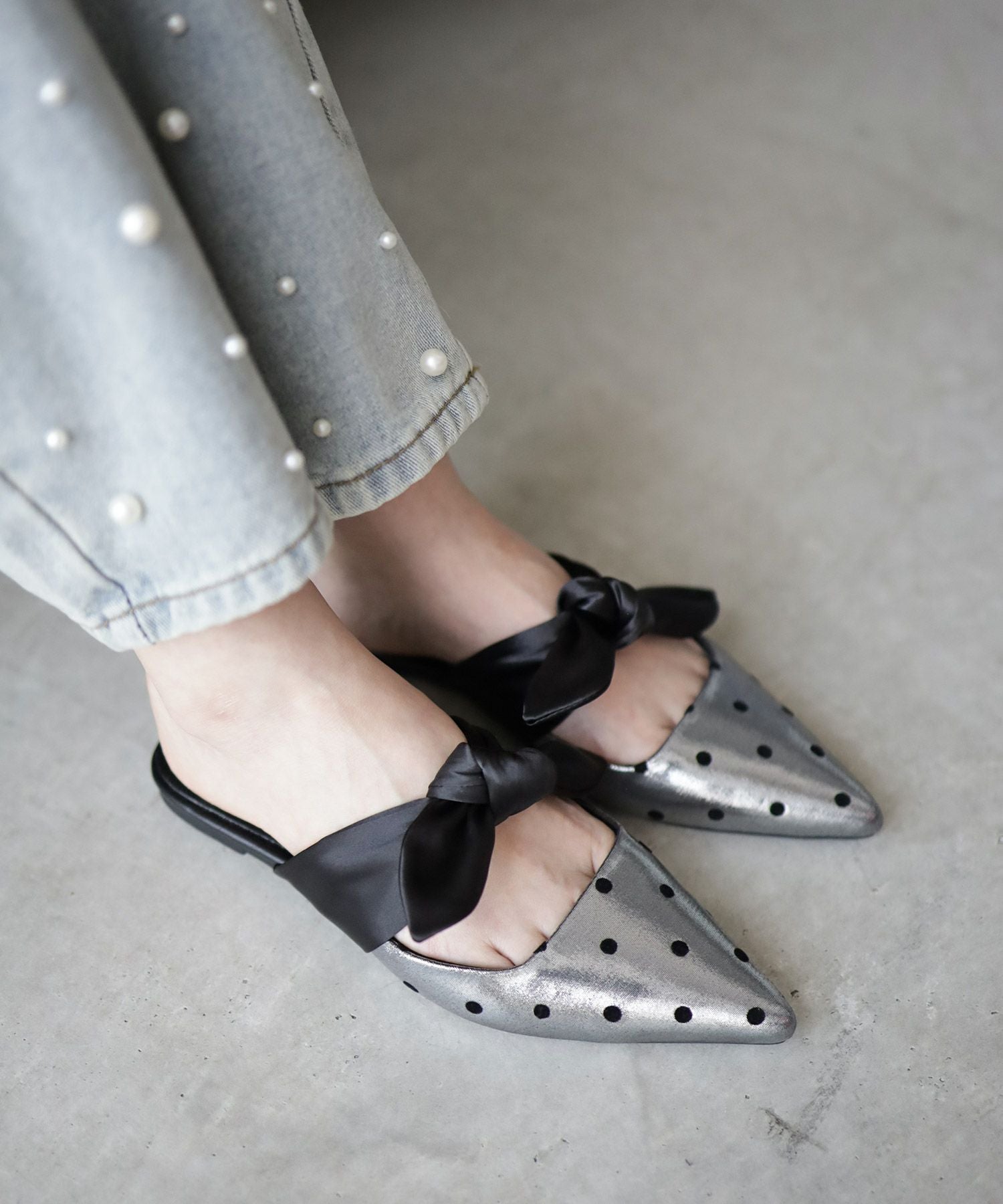 ポインテッドトゥフラットリボンミュール△返品不可 | SESTO(セスト