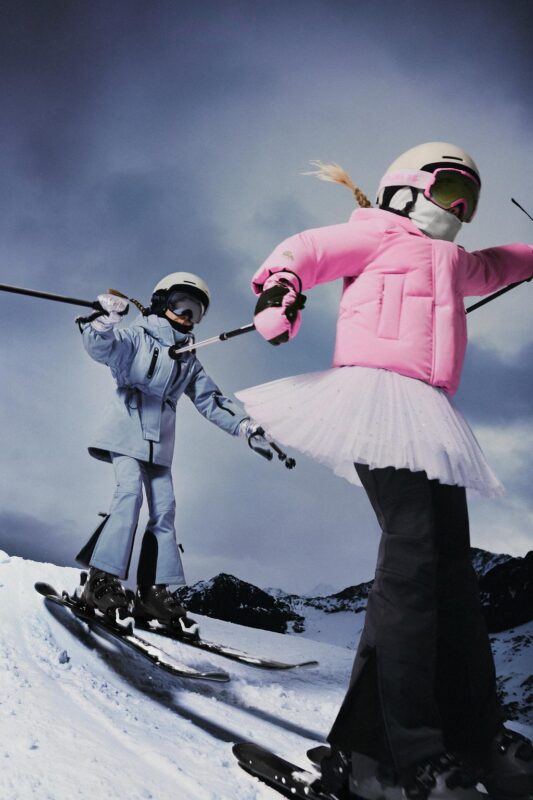 ゲレンデでもおしゃれにこだわる! ザラキッズのスタイリッシュなスキー