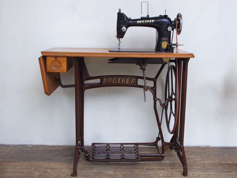アンティークミシンBROTHER DB1-B60