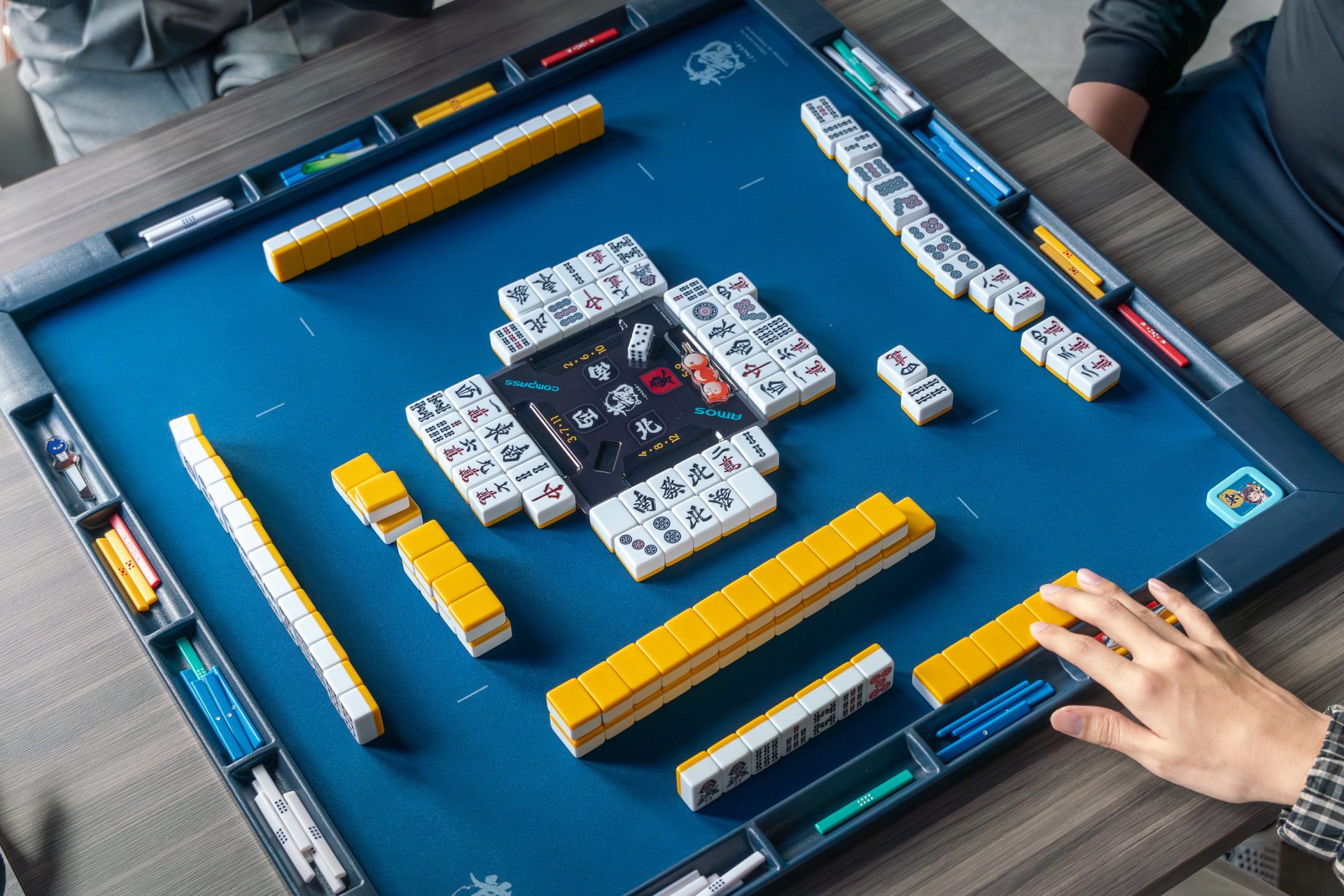 待望の「雀魂手積み麻雀セット」誕生！Yostar社員の対局風景とともに