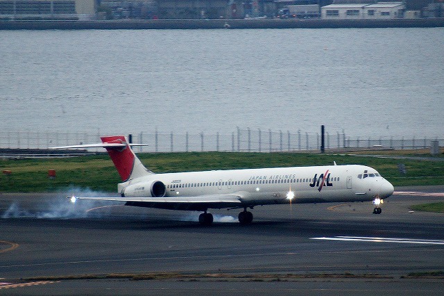 日本航空、マクドネルダグラスMD-90による運航を終了 | レスポンス