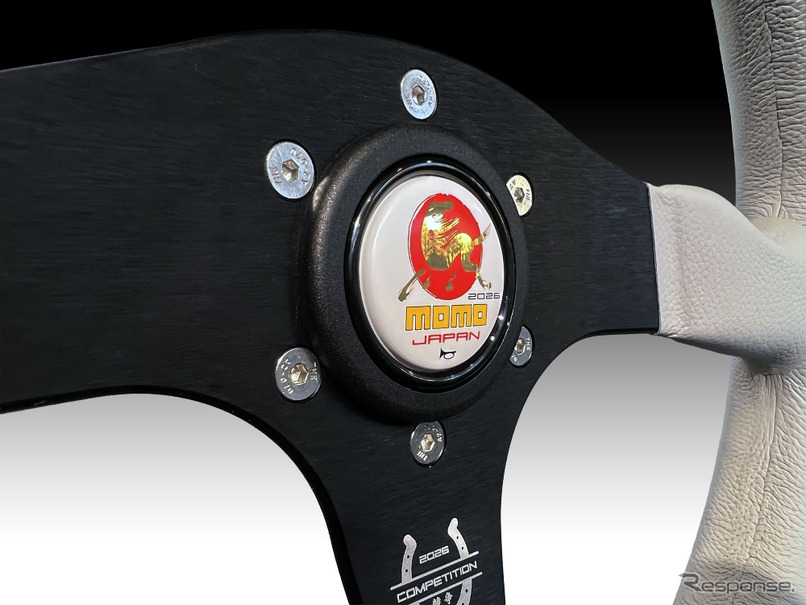 テーマは「馬」、MOMOが日本限定ステアリング「JAPAN YEAR モデル」を