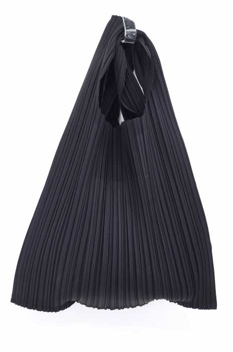 PLEATS PLEASE ISSEY MIYAKE（プリーツプリーズイッセイミヤケ