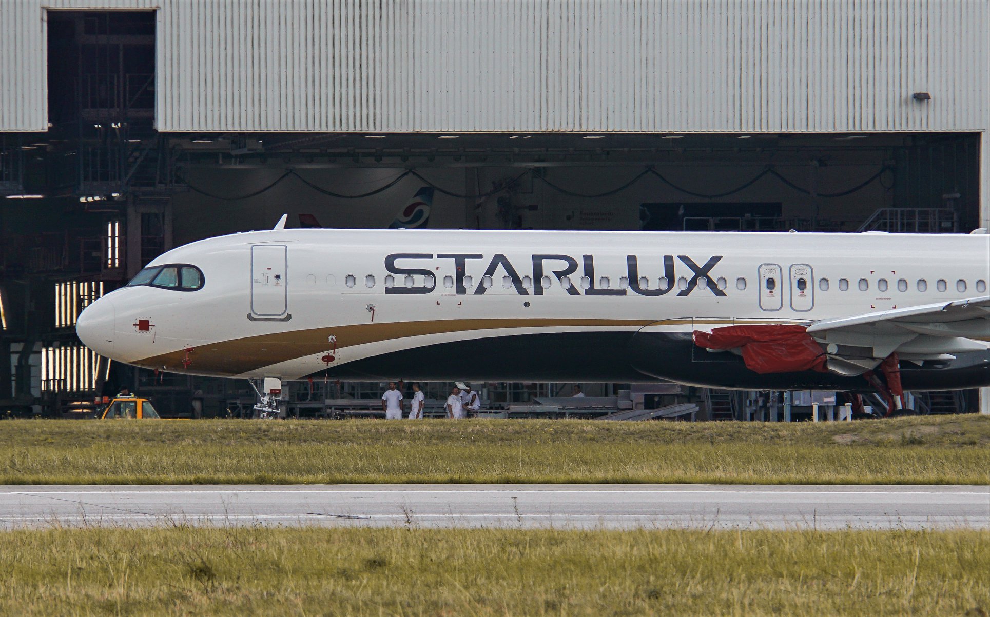 スターラックス航空、A321neo初号機の塗装完了を発表 | sky-budget