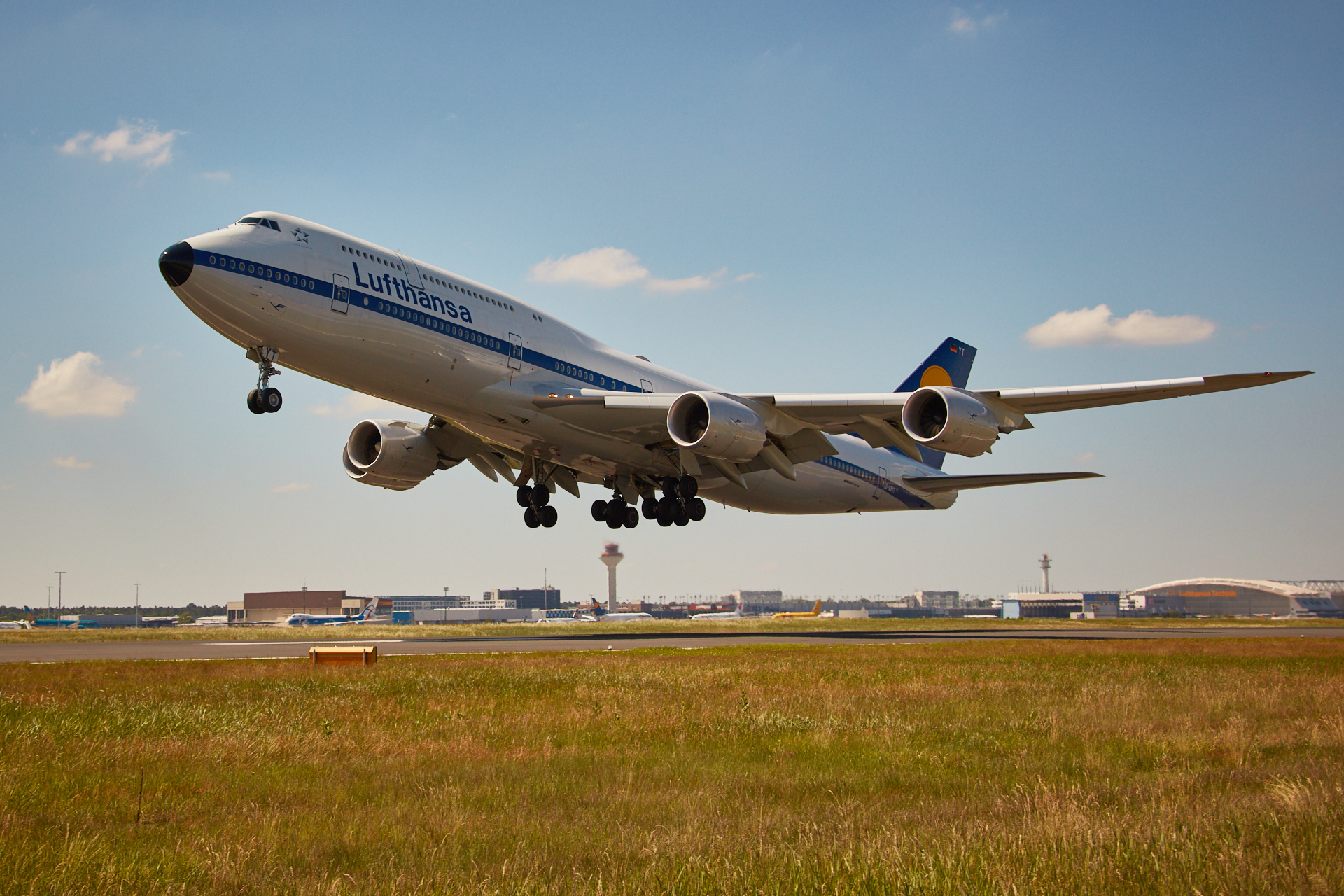ルフトハンザドイツ航空、レトロジャンボを含む2機のB747-8型機が運航