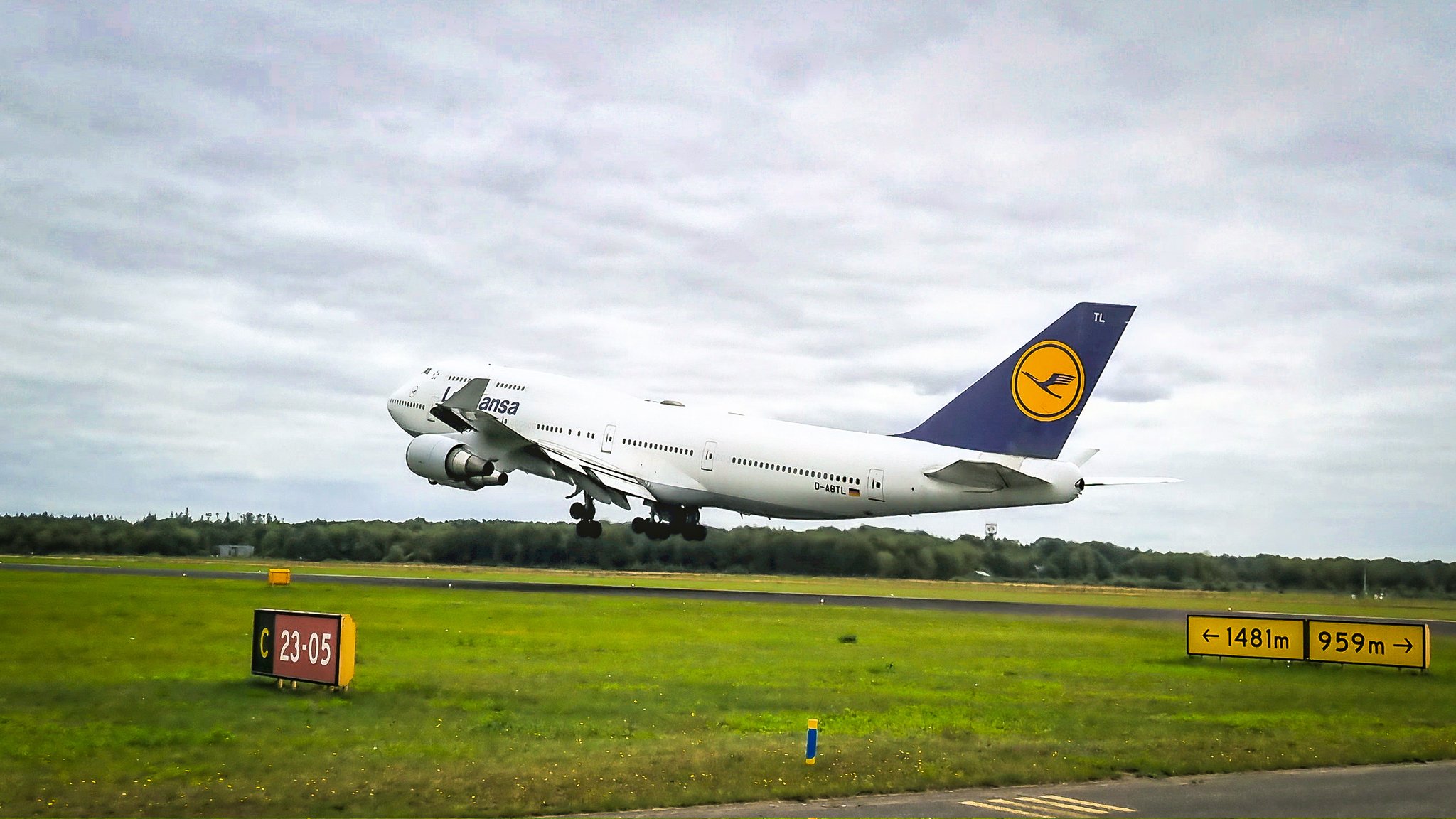 ルフトハンザドイツ航空、18ヵ月振りにB747-400型機の運航を再開 | sky