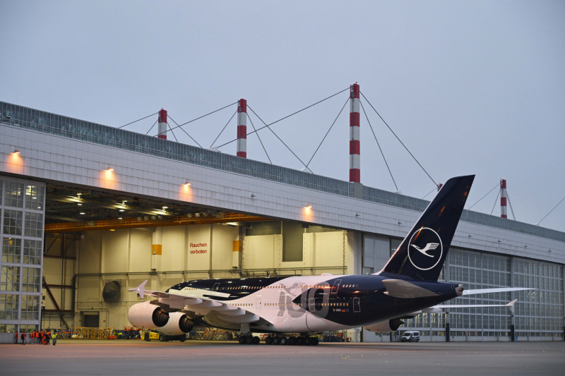 ルフトハンザドイツ航空、創立100周年記念塗装のA380を公開 | sky