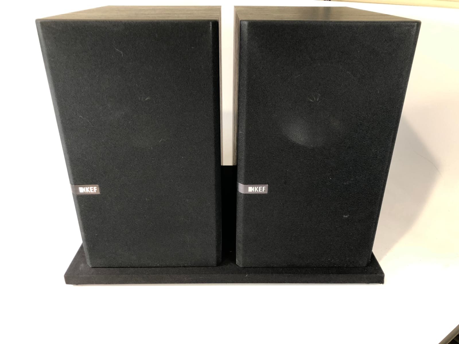 KEF Q300 Coaxial Bookshelf Speakers - Like New