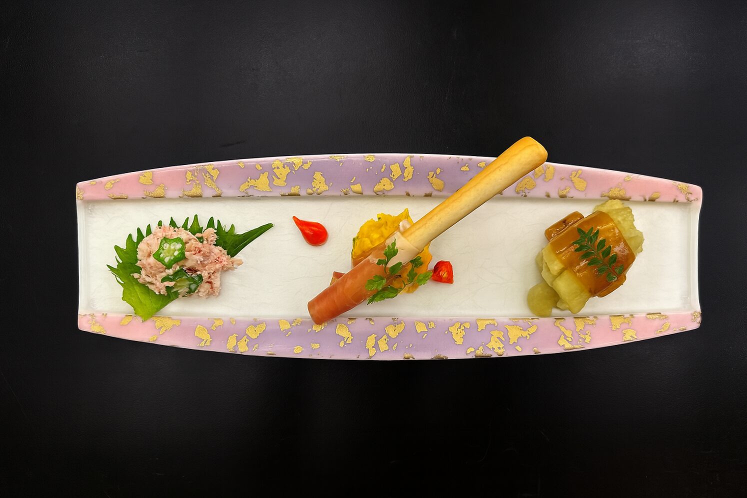 夏の訪れを告げる、彩り豊かな前菜三種盛り – 【公式】草津温泉 草津