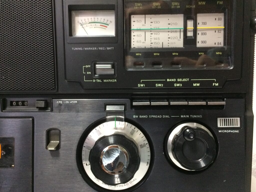 ソニー CF-5950 – BCLラジカセの真打登場 | 【昭和レトロ】ゴールデン