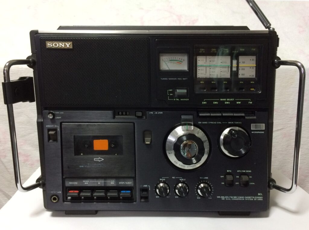 ソニー CF-5950 – BCLラジカセの真打登場 | 【昭和レトロ】ゴールデン