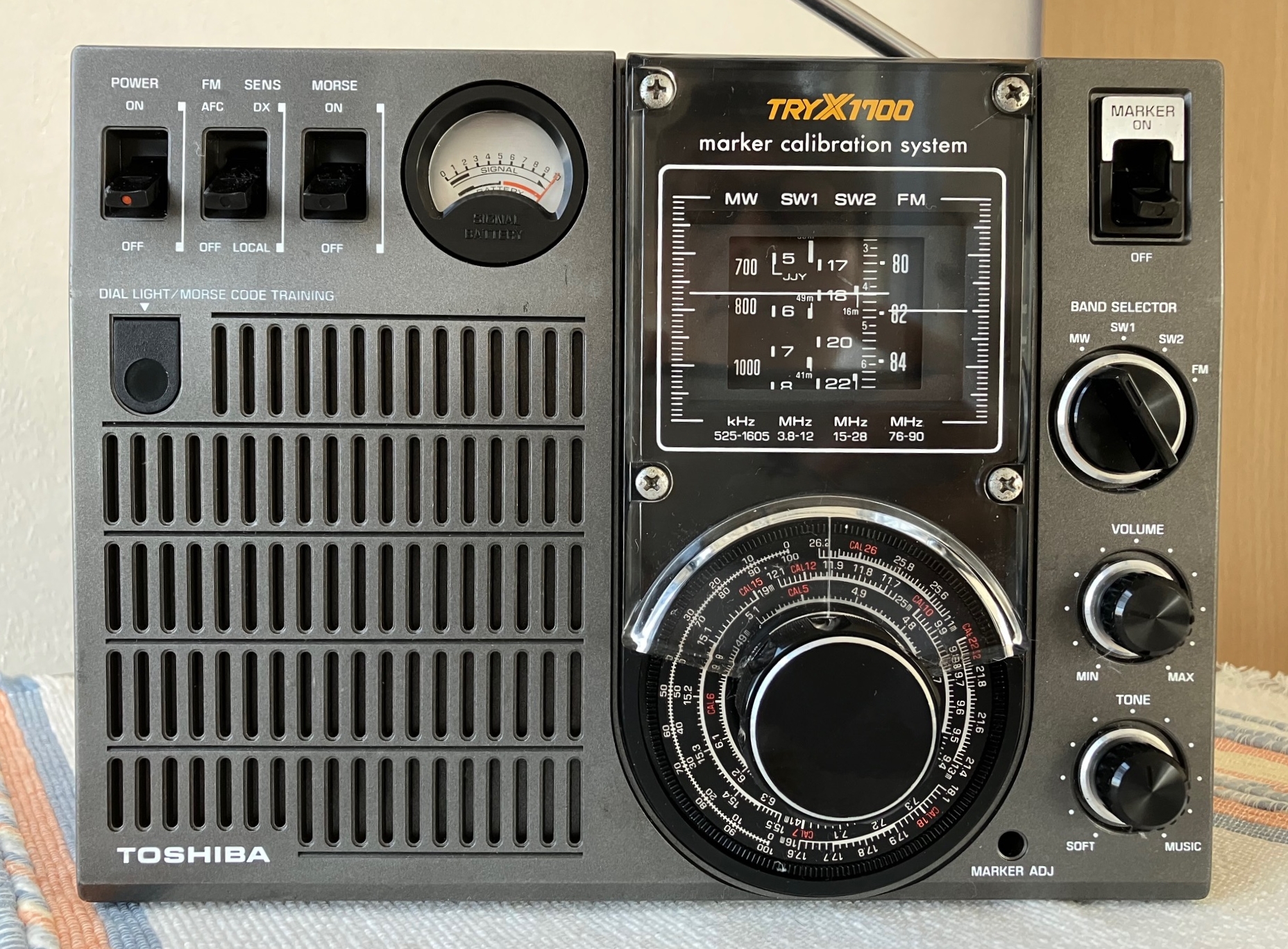 TOSHIBA TRYX-2000アナログラジオ TOSHIBA TRYX-2000アナログラジオ