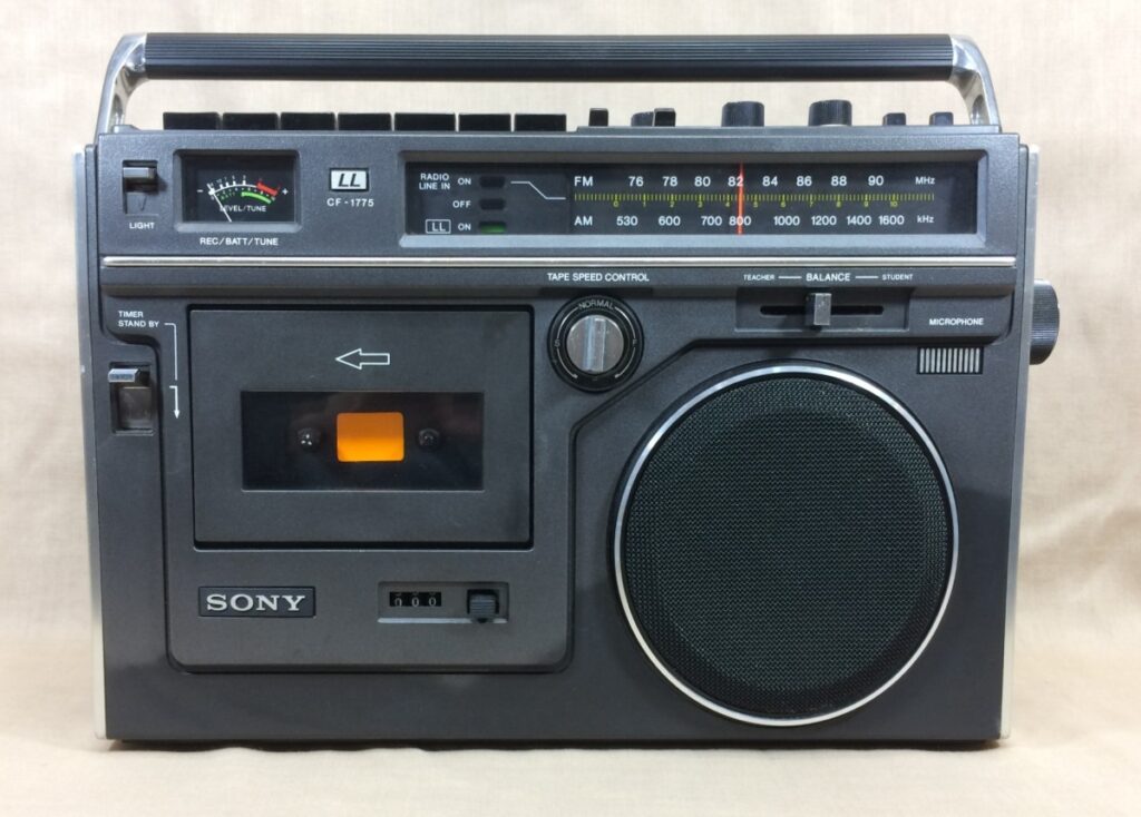 ソニー CF-1775 – 語学学習を隠れ蓑にした本格派プレイラジカセ