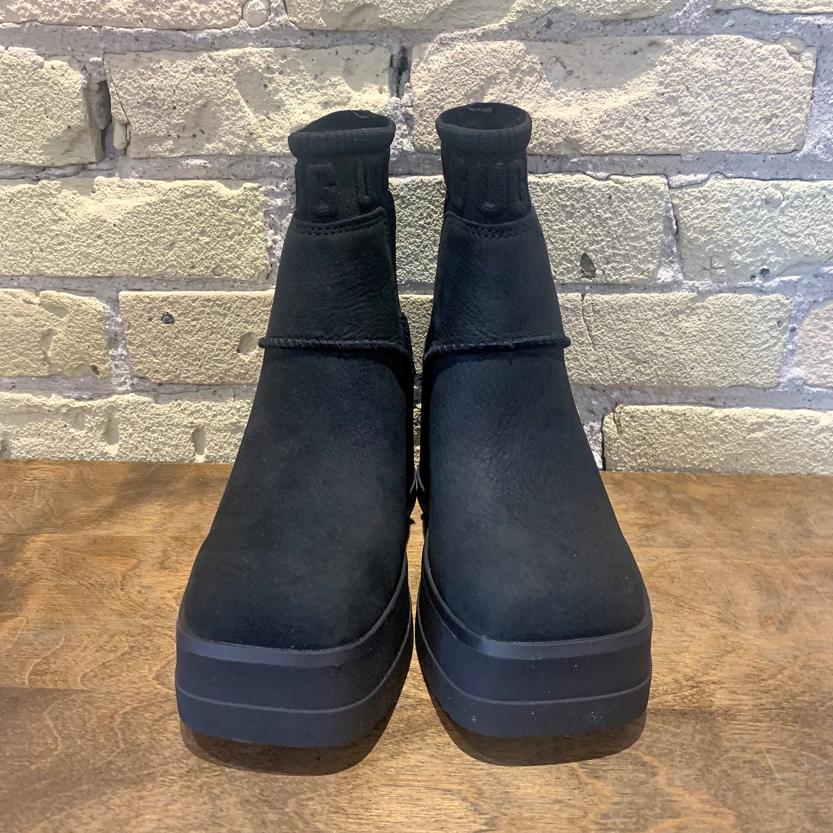 UGG Women's Moxy Chelsea Boot – (shōō)