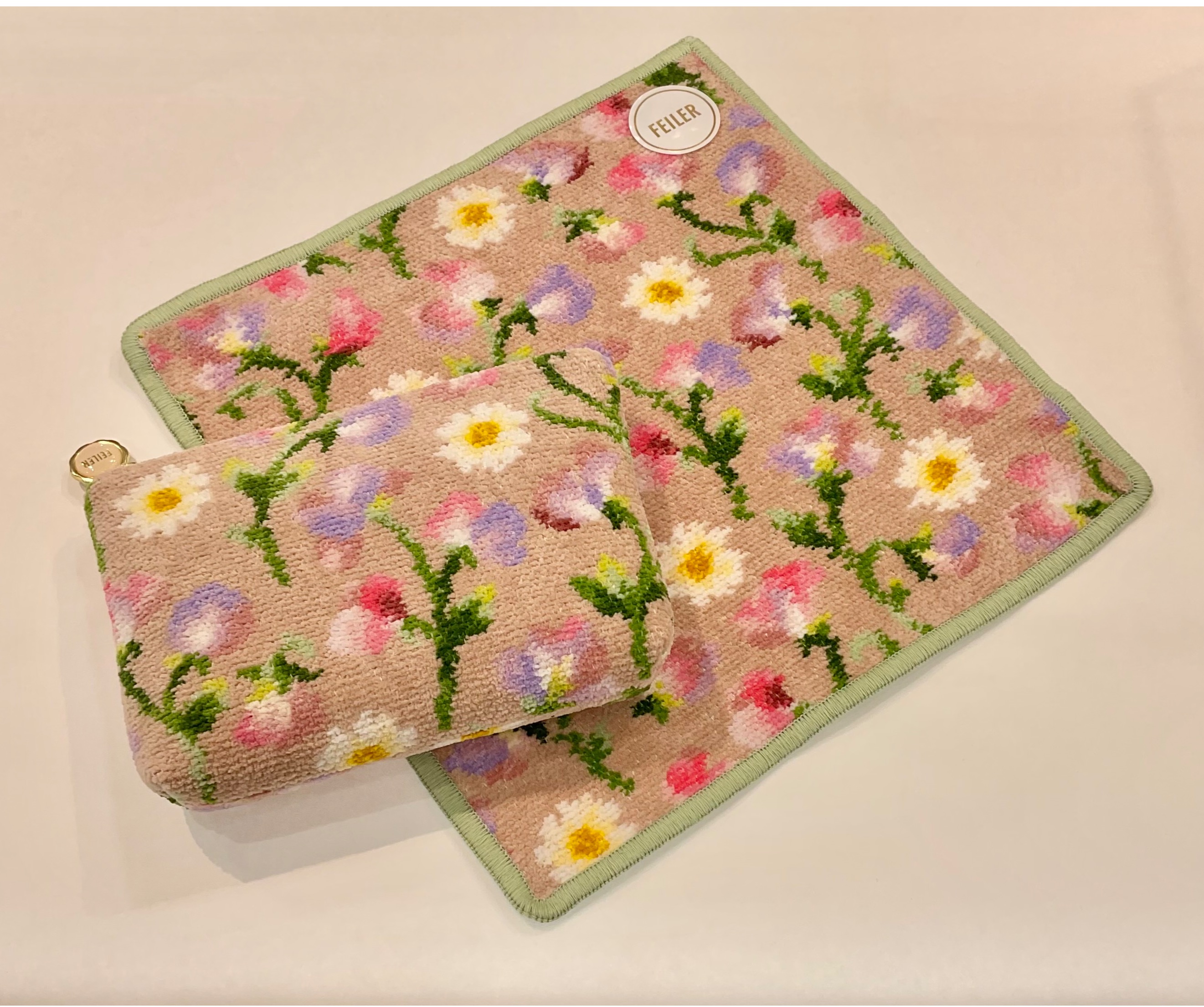 フェイラー』母の日🎀贈り物の定番 ハンカチ＆ポーチセット