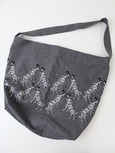 mina perhonen（ミナペルホネン）：wolf & flower ショルダーバッグ