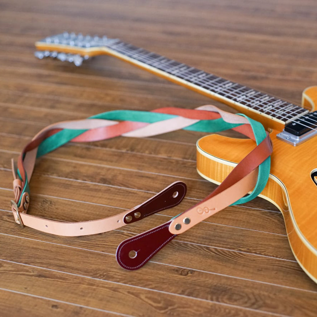 Triad トライアド｜程よい主張の三つ編みギターストラップ – 708works