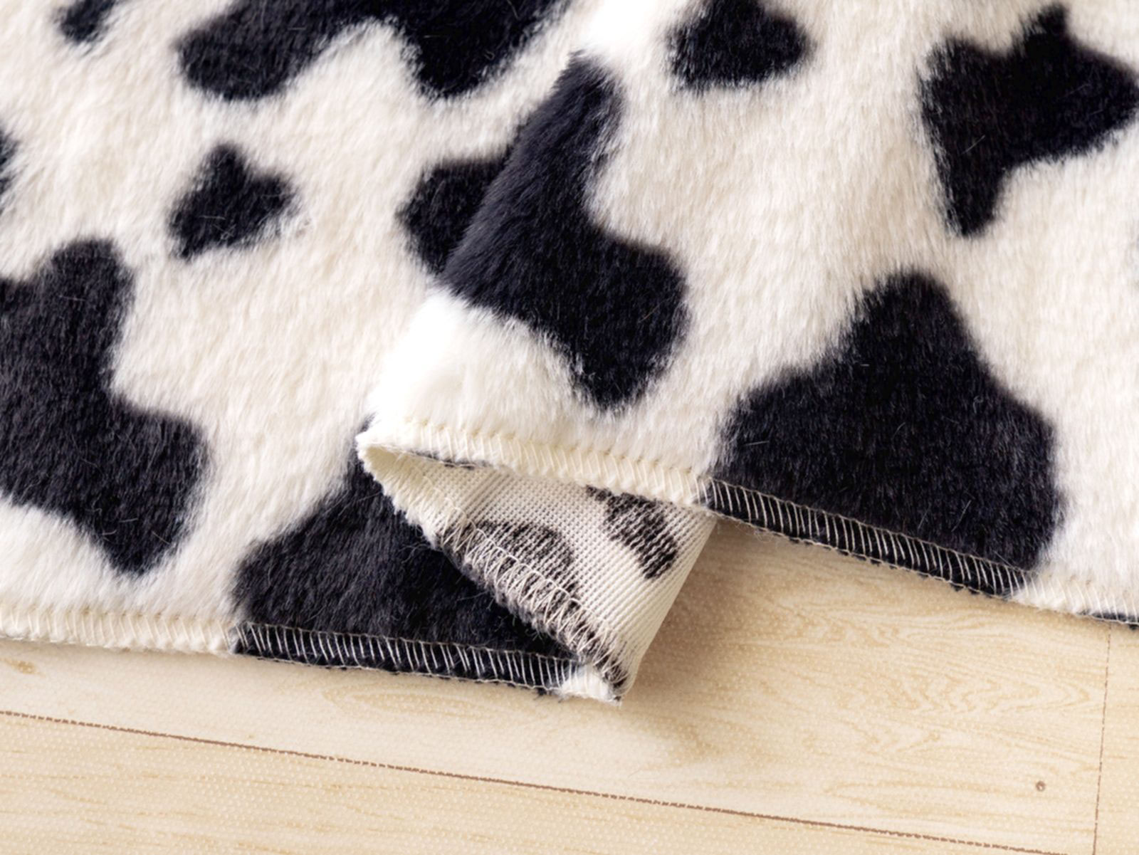 ネコ ヒョウ ウシ柄『アニマルファー カットクロス』約140cm×100cm