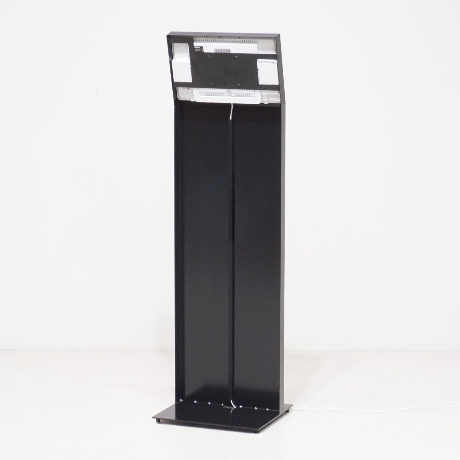 タッチ式 デジタルサイネージ 15インチ｜おしゃれな什器の企画・製造