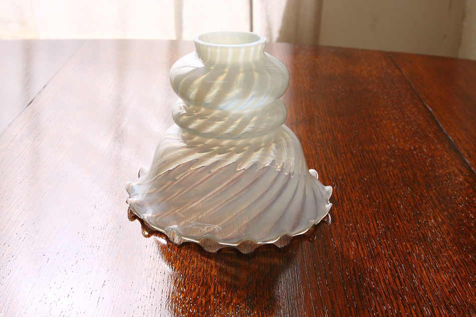 Fentonフェントン スウィル/オパールセント ガラスシェード